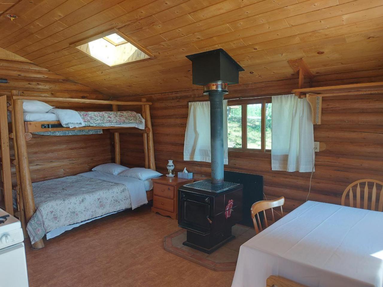 Escott Bay Resort Anahim Lake المظهر الخارجي الصورة