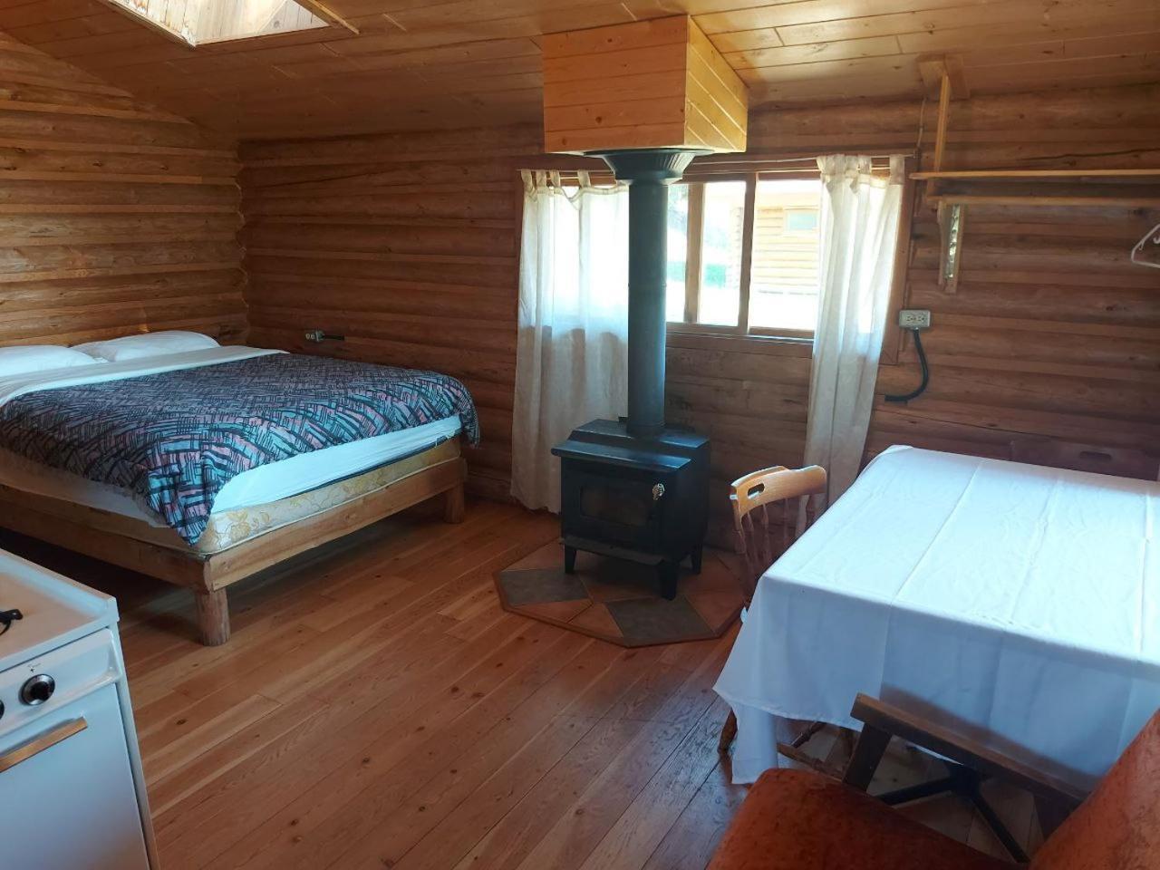 Escott Bay Resort Anahim Lake المظهر الخارجي الصورة