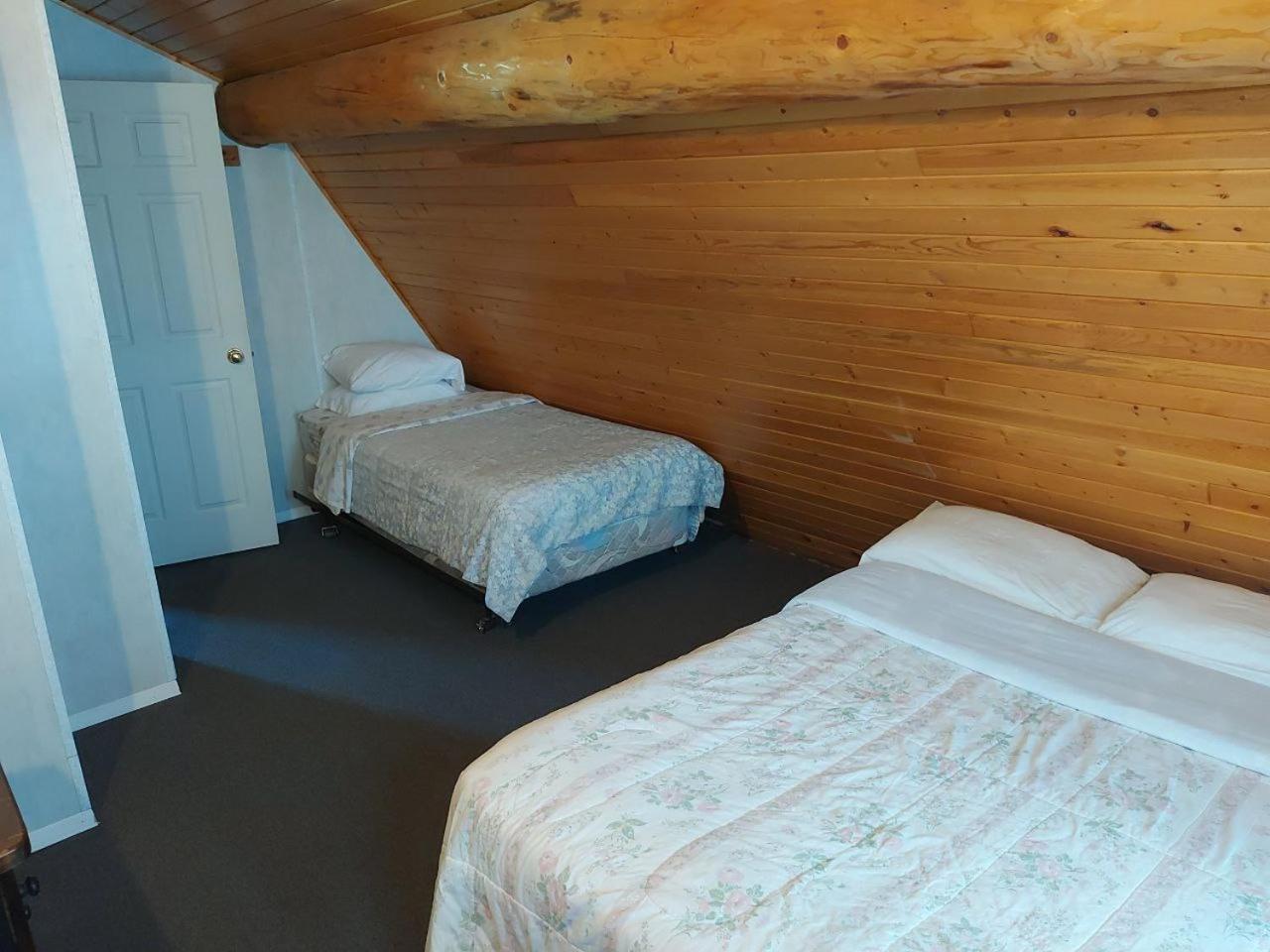 Escott Bay Resort Anahim Lake المظهر الخارجي الصورة